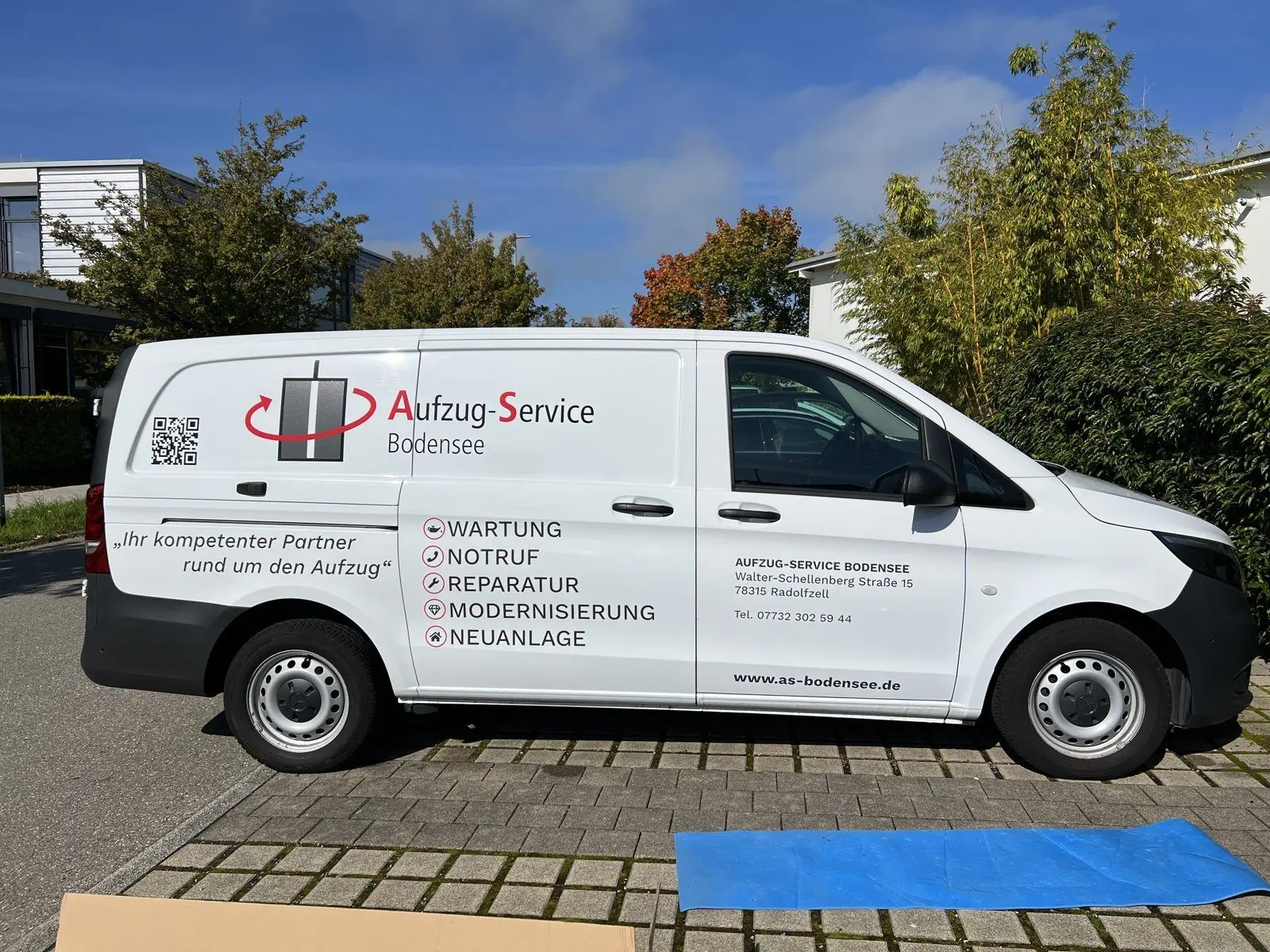 Aufzug-Service Bodensee – Fahrzeugbeschriftung, Folierung, Digitaldruck