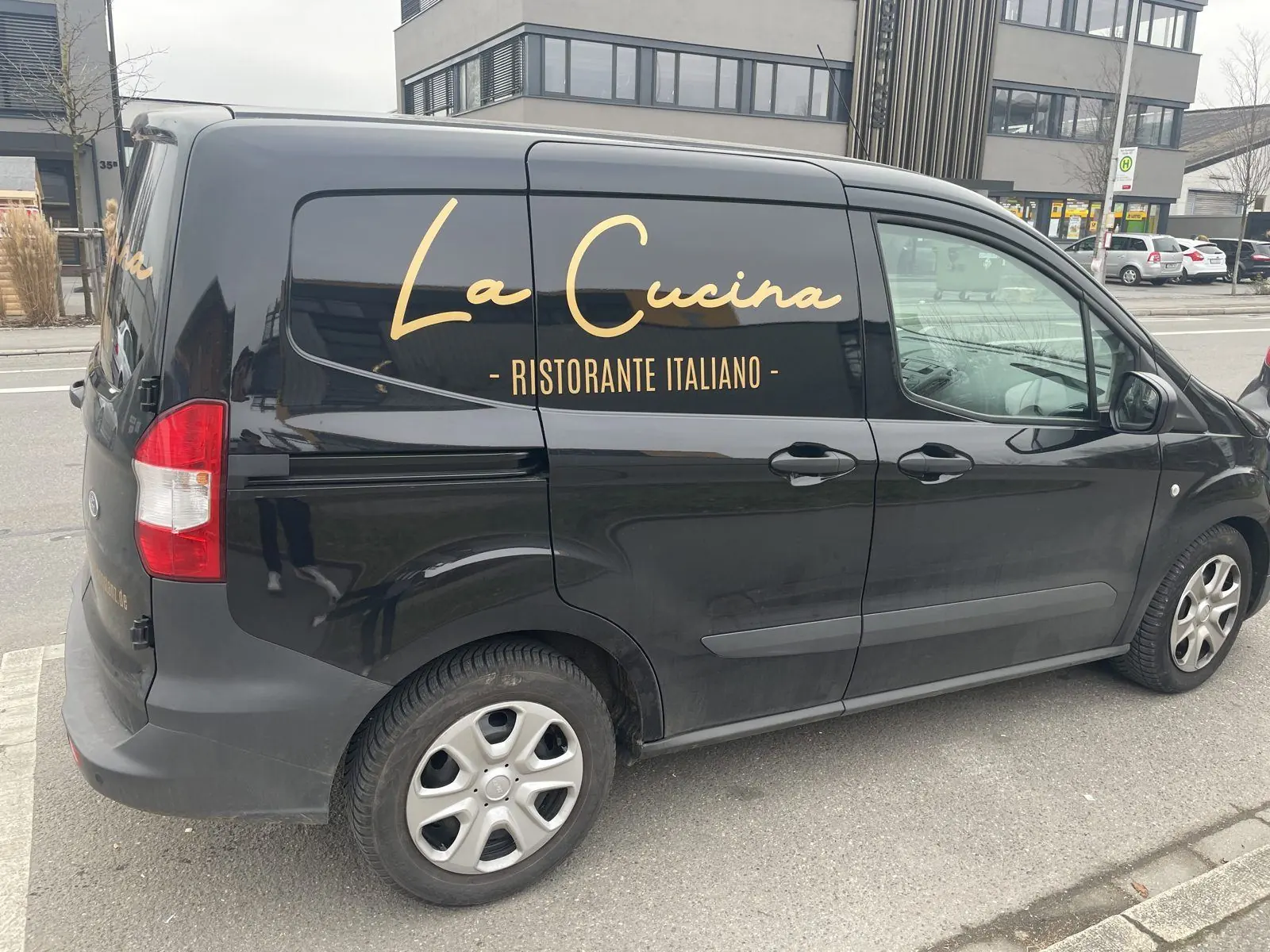 La Cucina Ristorante Italiano – Fahrzeugbeschriftung, Folierung, Digitaldruck