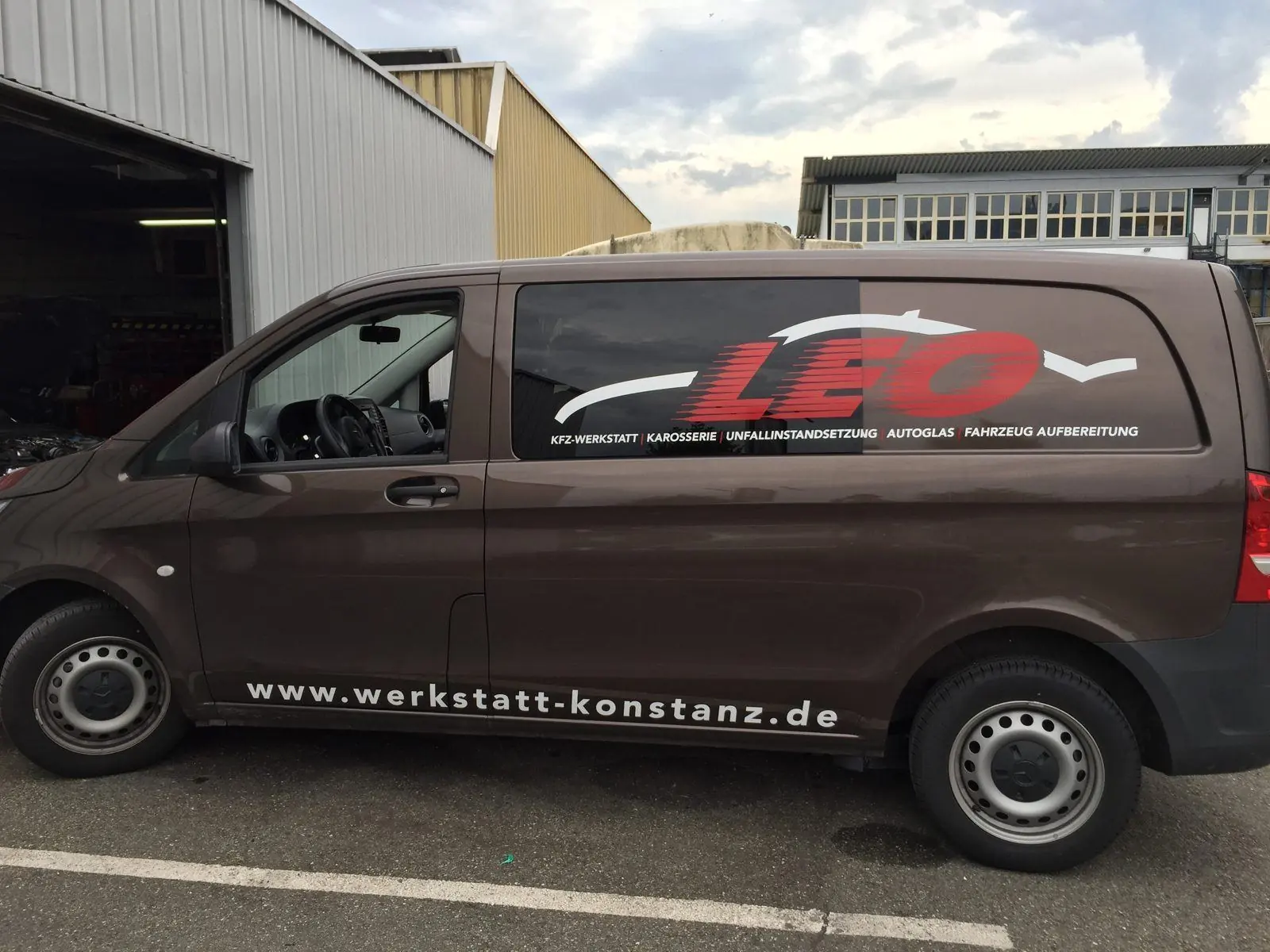 LEO KFZ-Werkstatt – Fahrzeugbeschriftung, Folierung, Digitaldruck