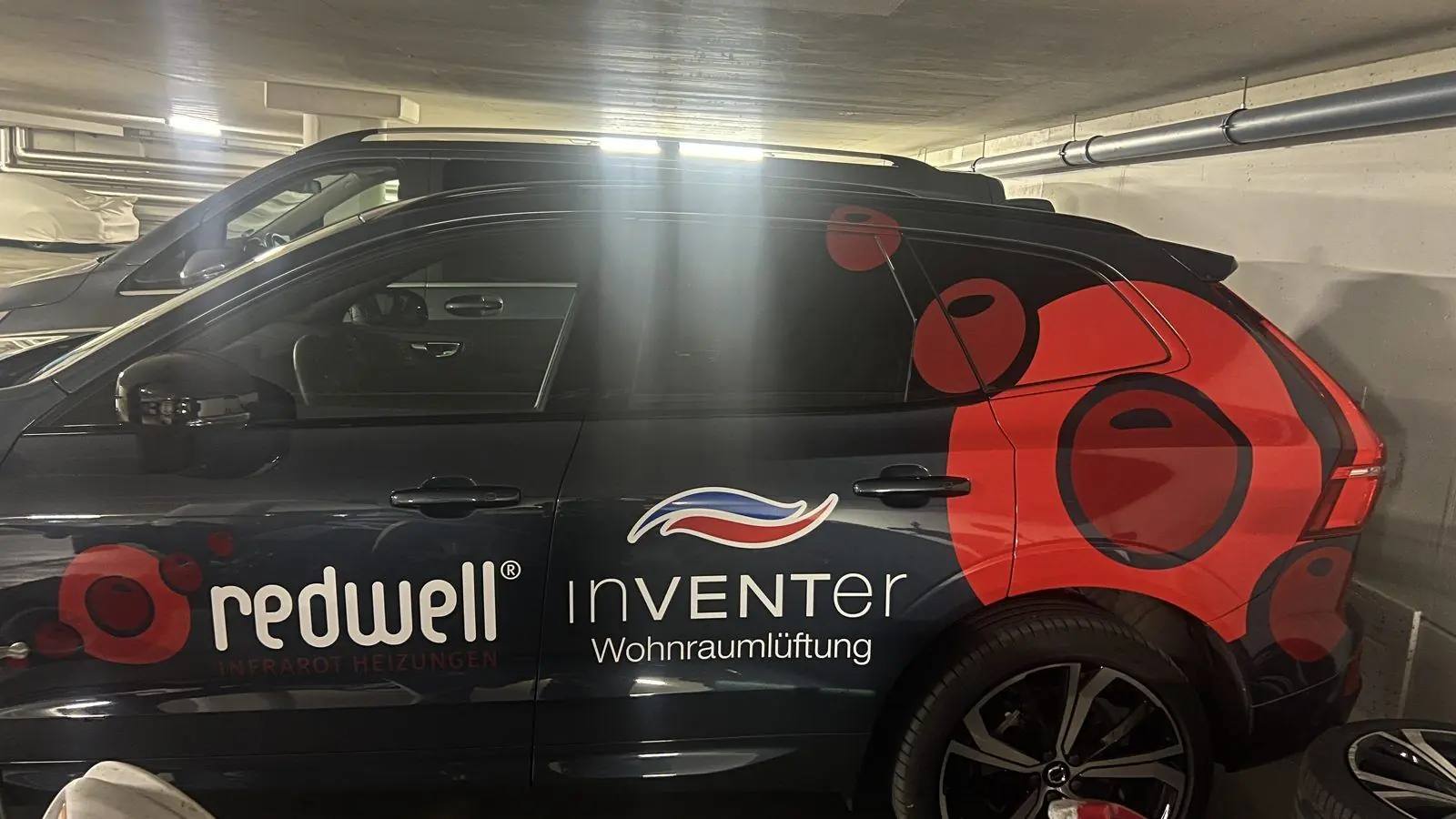 Redwell / Inventer – Fahrzeugbeschriftung, Folierung, Digitaldruck