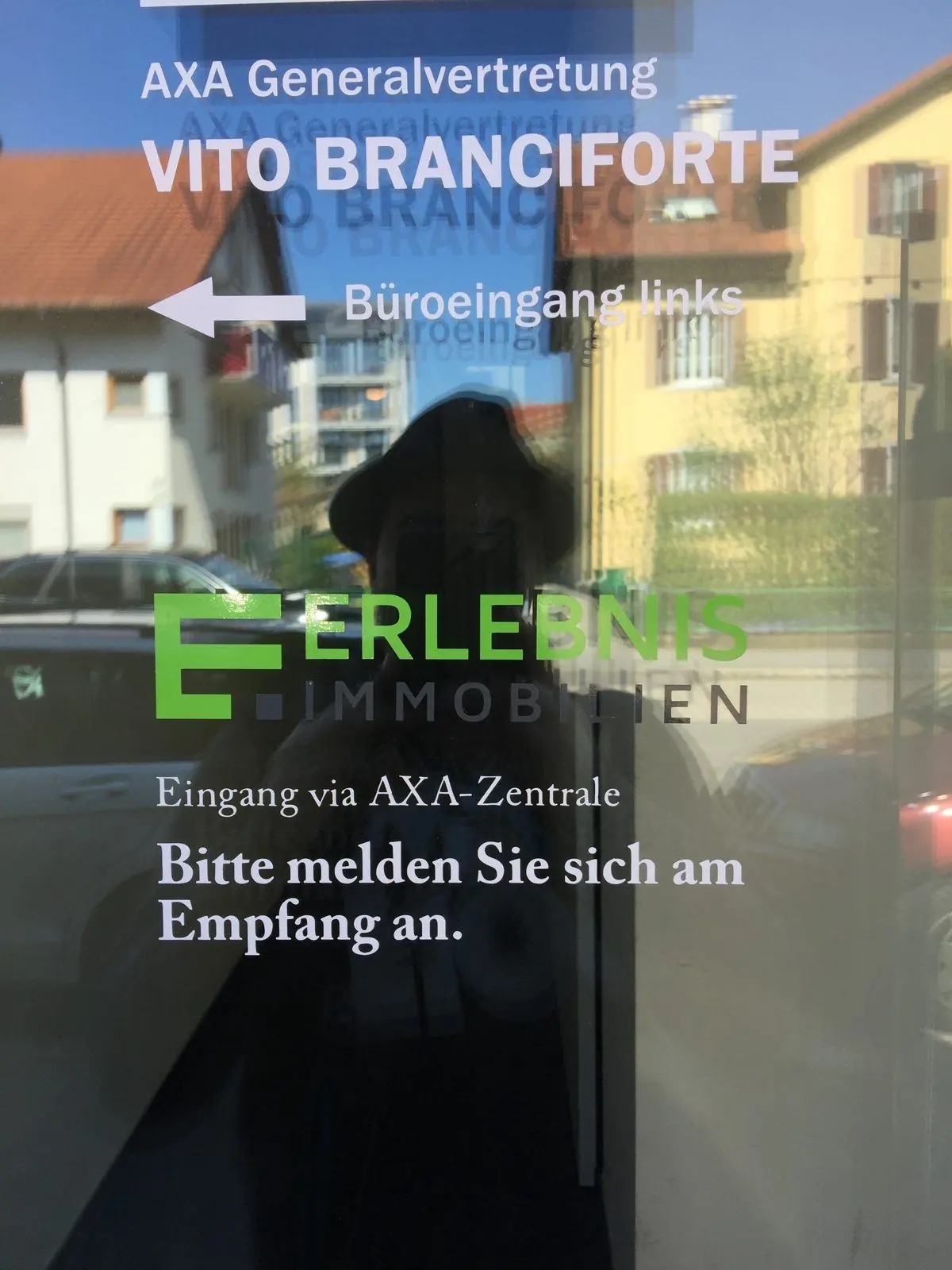 AXA Generalvertretung Vito Branciforte – Schaufensterbeschriftung, Folierung, Digitaldruck