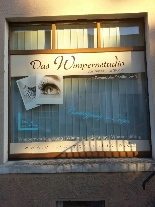 Das Wimpernstudio – Schaufensterbeschriftung, Folierung, Digitaldruck