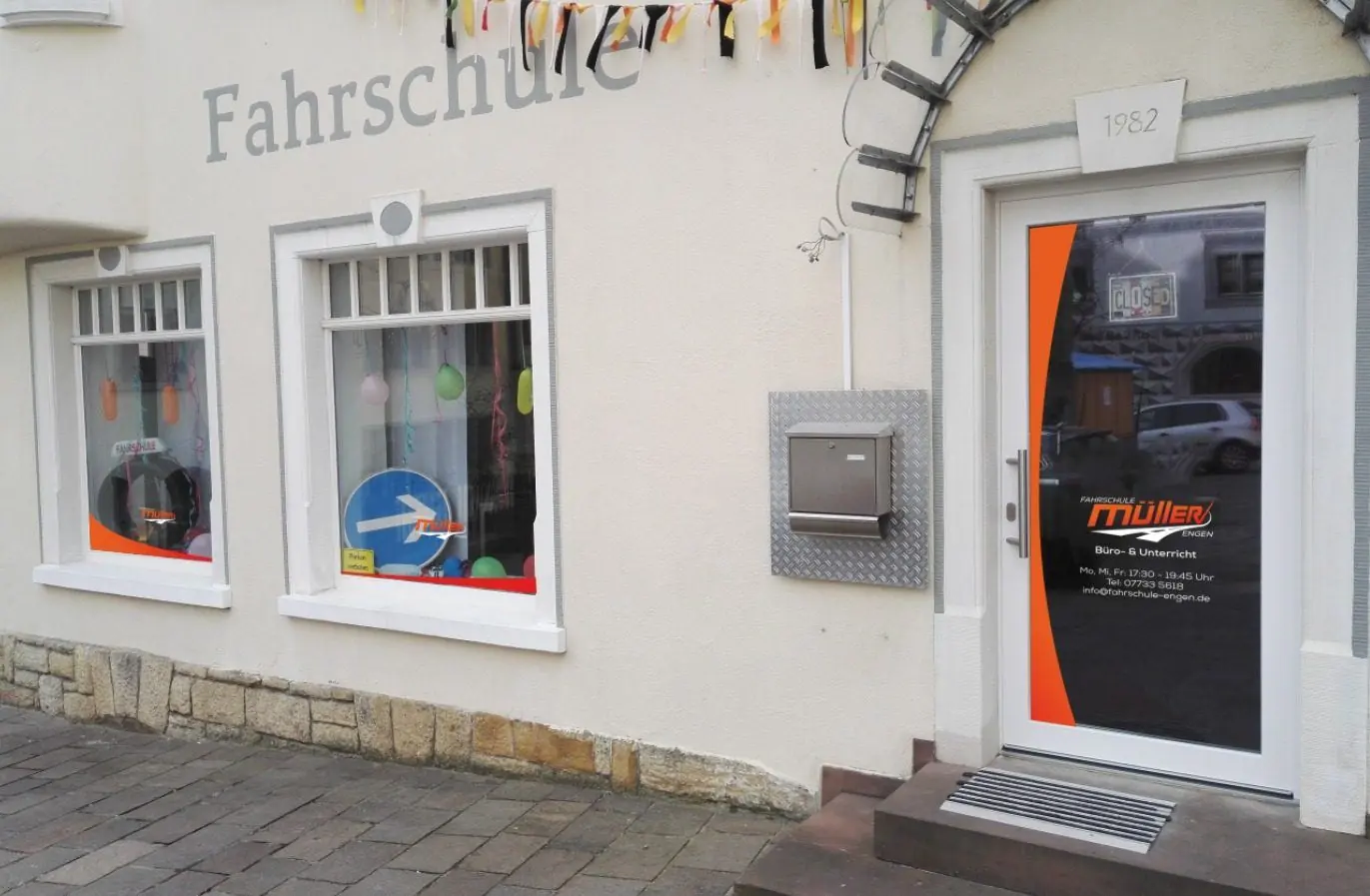 Fahrschule Müller – Schaufensterbeschriftung, Folierung, Digitaldruck