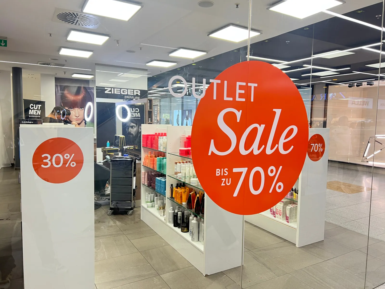 Zieger Friseure – Outlet Sale, Lago – Schaufensterbeschriftung, Folierung, Digitaldruck